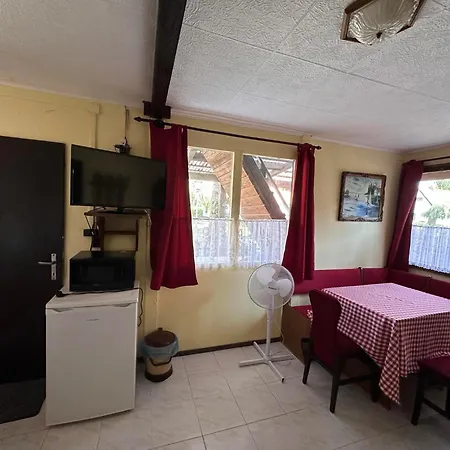 2 Haloszobas Vendeghaz Holiday home *